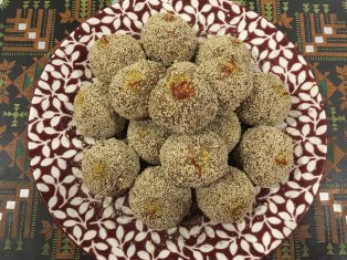 Healthy Churma Ladoo Jaggery Sweetballs with Wheat and Pearl Millet