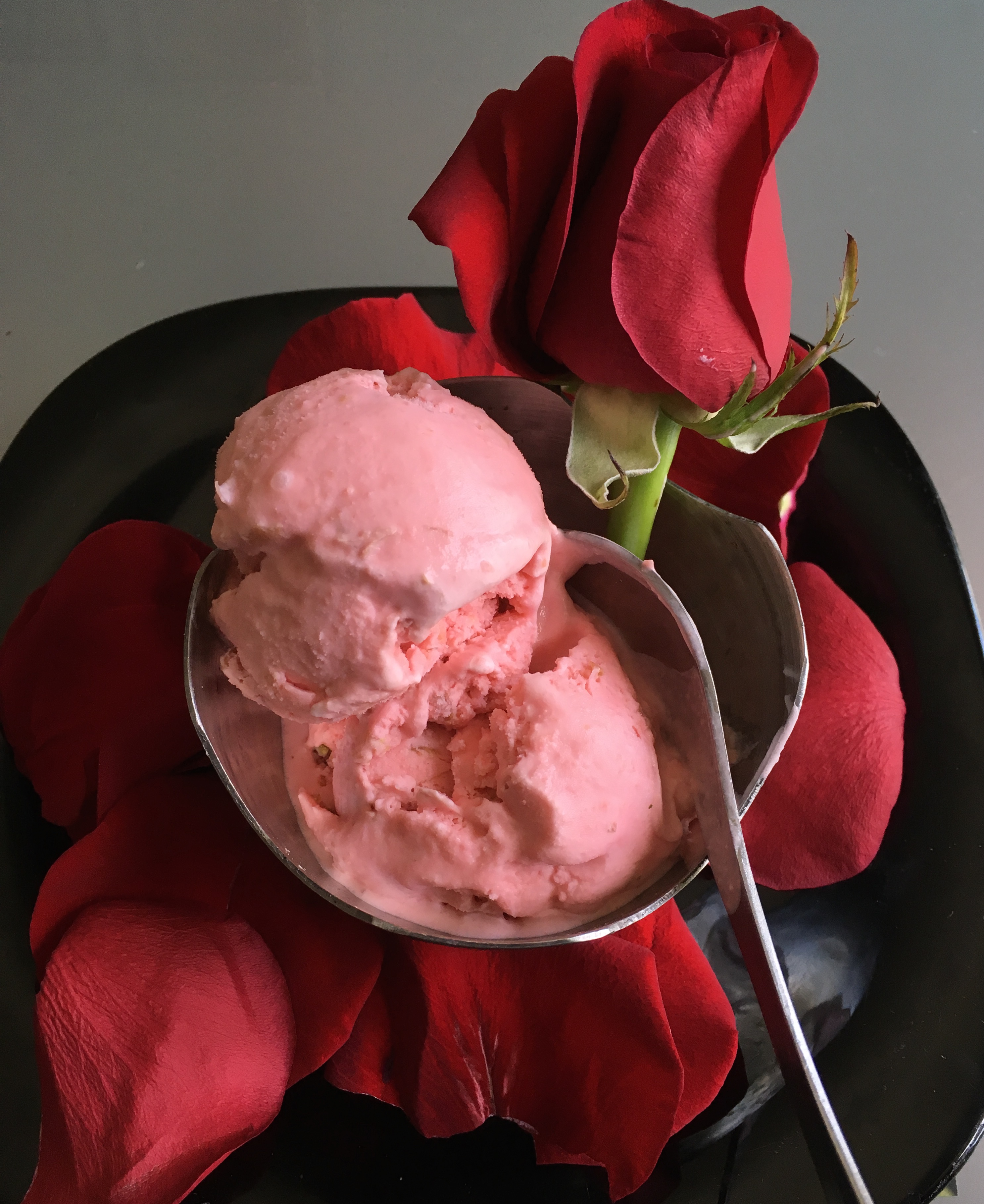 Eggless_Rose_Petal Ice Cream with Gulkand